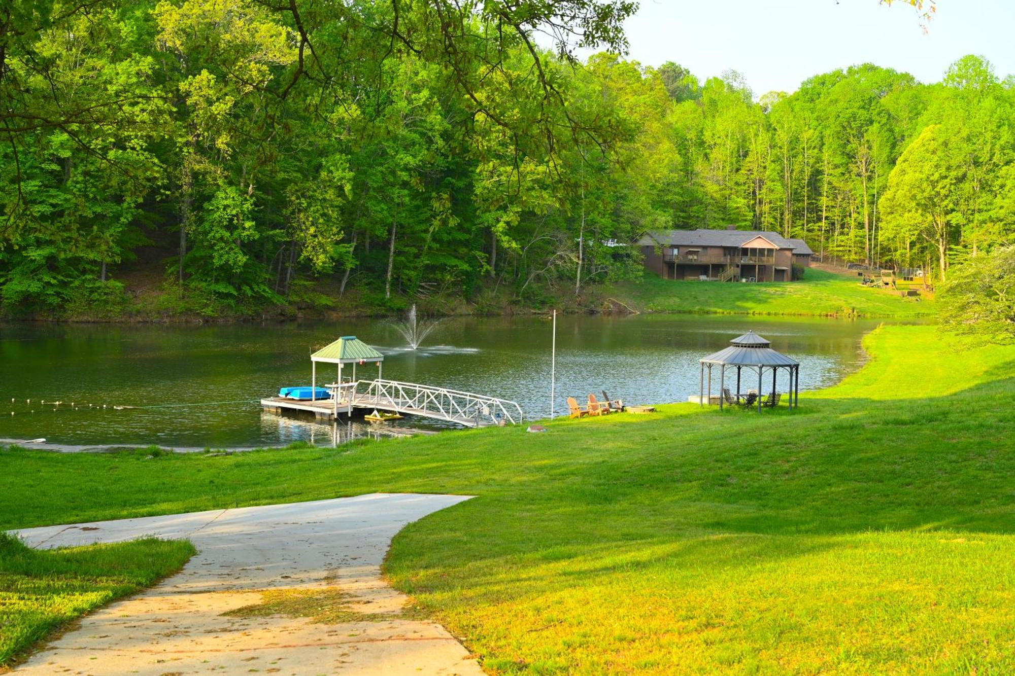 Southern Home And Fishing Lake. Gainesville Exteriér fotografie